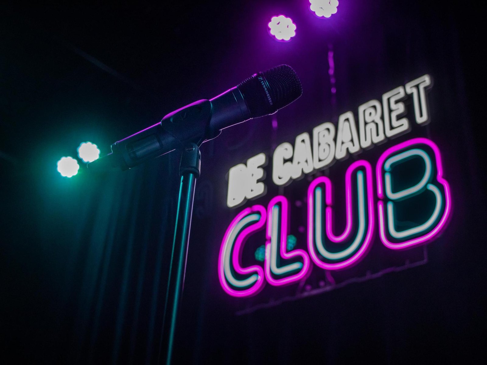 De Cabaret Club - Vier korte cabaretvoorstellingen